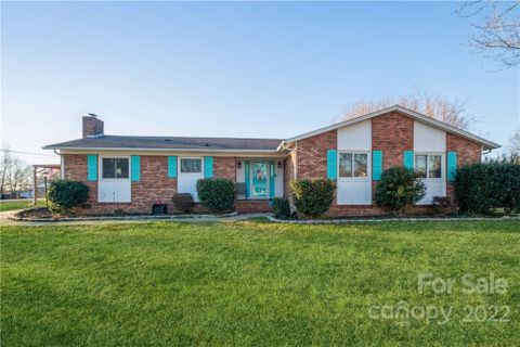 516 Kingfield Drive sold home in Kingfield, Concord, NC
