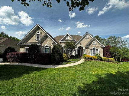 802 Players Ridge Road