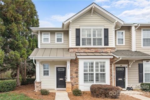 805 Lacebark Drive 201