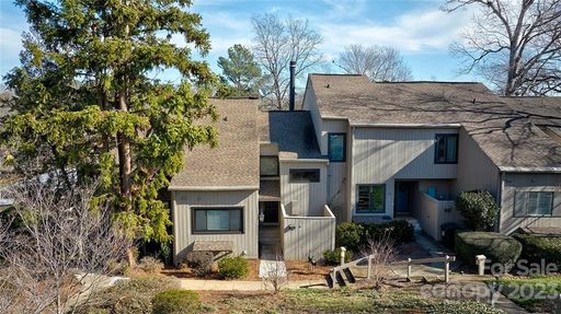 83 Ridgeport Road