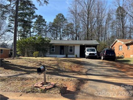 6429 Tomahawk Lane