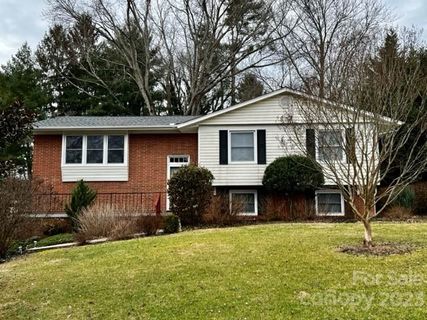 11 Summit Drive sold home in Mountain View, Arden, NC