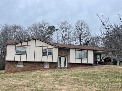 2565 Brentwood Circle sold home in Sutton Place, Lenoir, NC