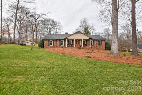 313 Fallingbrook Drive