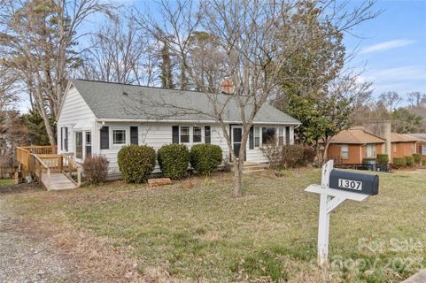 1307 Knox Street sold home in Bellevue, Statesville, NC