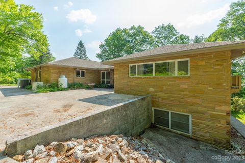 104 Azalea Lane sold home in Tall Pine Ridge, Spruce Pine, NC