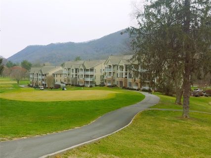 37 Glenview Lane 2023 sold home in The Mountain Condominium, Maggie Valley, NC