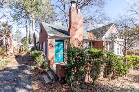 1821 Kensington Drive
