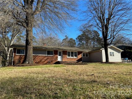 3220 7th Street sold home in Hidden Valley, Hickory, NC