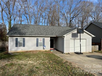 1402 Ridgewood Drive sold home in Hidden Valley, Concord, NC