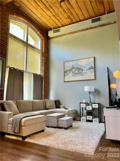 201 Hoskins Road 317