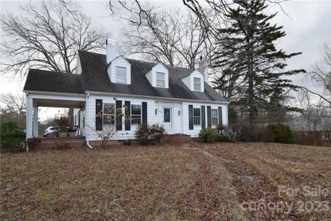 199 Hillcrest Circle sold home in English Woods, Spruce Pine, NC