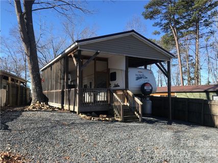 295 Lake Tillery Trail E111