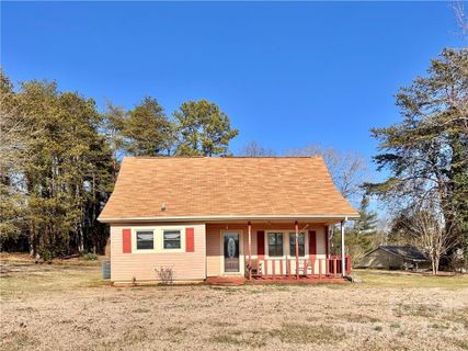 8329 White Pine Circle sold home in The Pines, Connelly Springs, NC