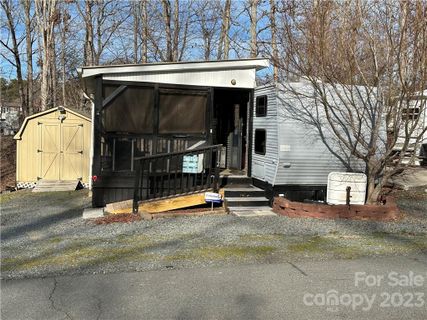 112 Hummingbird Circle