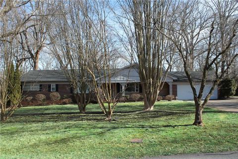 606 2nd Avenue Place sold home in Wilburn Hunsucker Estate, Conover, NC