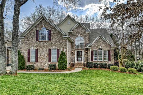 904 Carisbrooke Lane