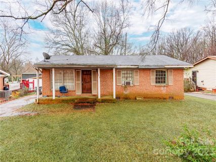 942 Carrington Drive sold home in Cherokee Forest, Charlotte, NC
