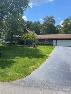 323 Ridge View Drive sold home in Pioneer Trails, Asheville, NC