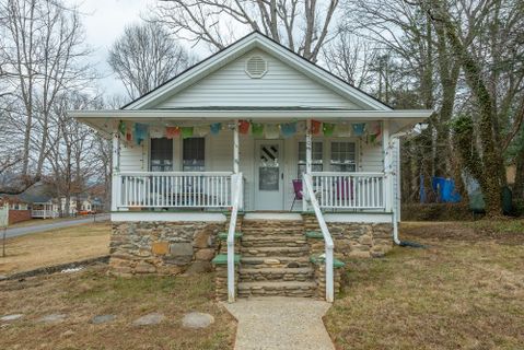 704 9th Street