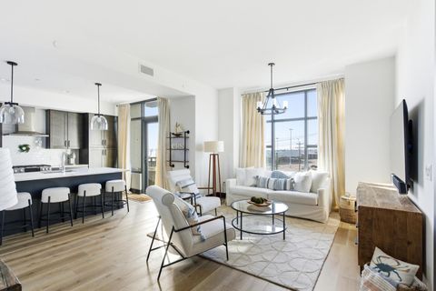 5 Gadsdenboro Street Apt 405