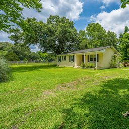 7372 Commodore Road