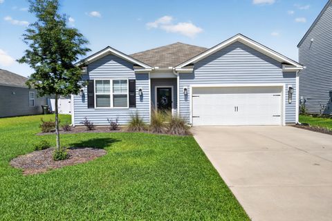 159 Carolina Groves Boulevard active home in Carolina Groves, Moncks Corner, SC