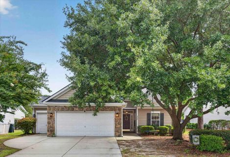 4968 Franconia Drive active home in Wescott Plantation, Summerville, SC