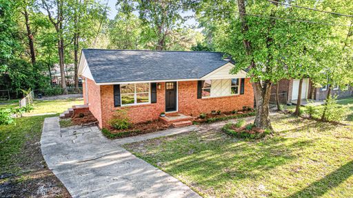 217 Tupperway Drive active home in Flowertown, Summerville, SC