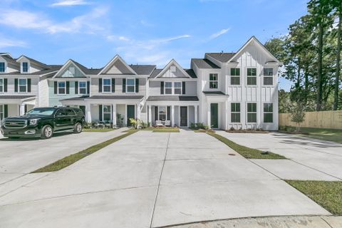 739 Alma Square Drive active home in Abbey Walk, Moncks Corner, SC