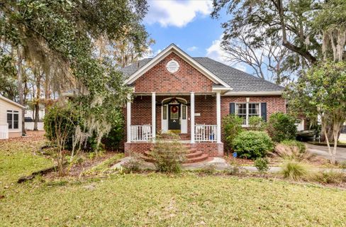 1407 Dennis Boulevard