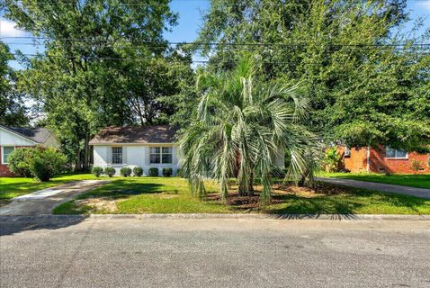 3452 Plaza Lane active home in Pepperhill, North Charleston, SC