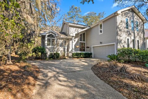 2730 Old Oak Walk