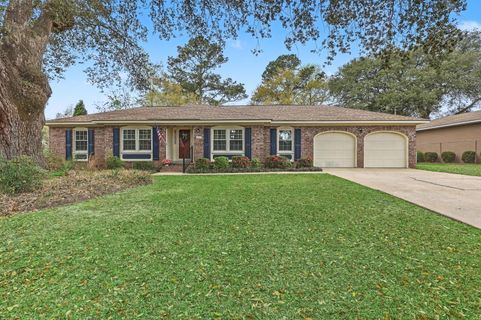 8465 Yorkshire Lane