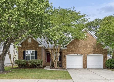 113 Historic Drive active home in Belle Hall, Mount Pleasant, SC