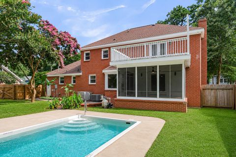 104 Stratford Drive