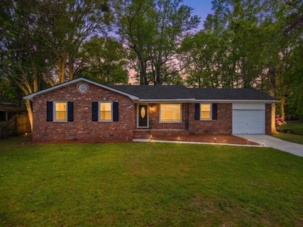 2219 N Dallerton Circle