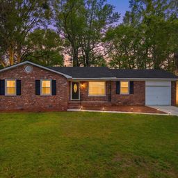 2219 N Dallerton Circle