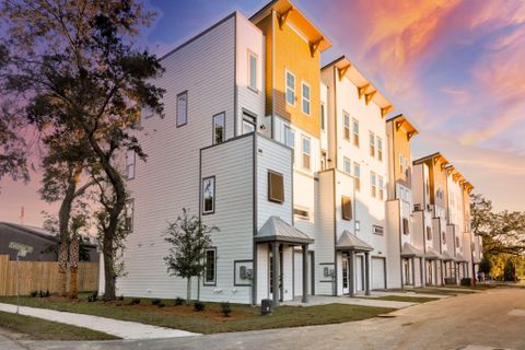 1150 Valdosta Street 403