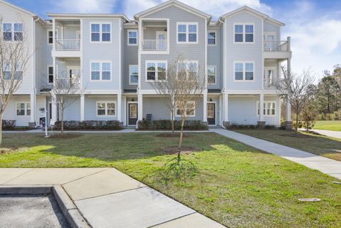 635 N Laurel Street active home in Daniels Orchard, Summerville, SC