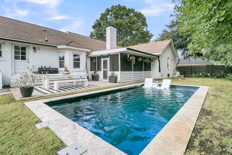 2940 Doncaster Drive