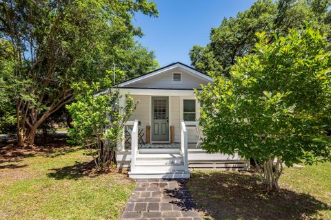 2218 Woodland Shores Road