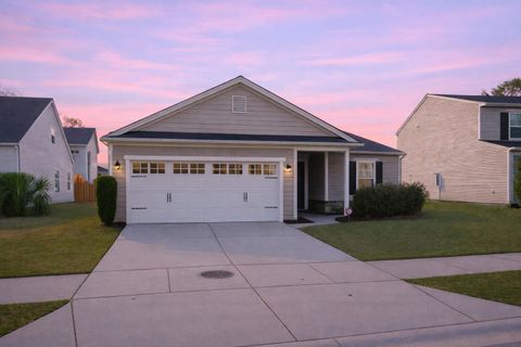 2911 Glenarden Drive