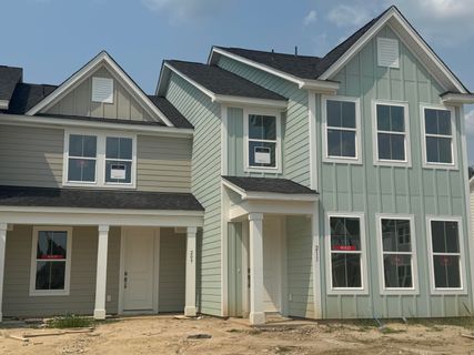 735 Alma Square Dr Drive pending home in Abbey Walk, Moncks Corner, SC