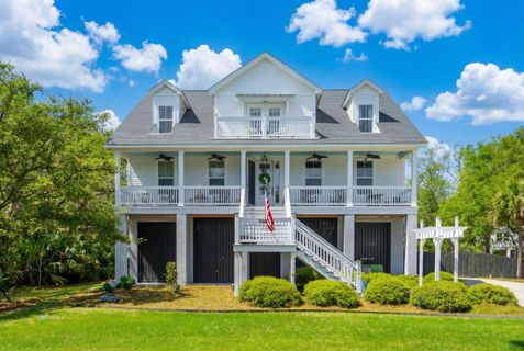 1541 Periwinkle Drive active home in Copahee View, Mount Pleasant, SC
