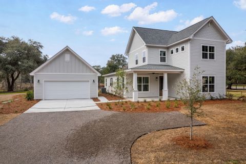 2900 Lodge Berry Lane pending home in Vineyard Lakes, Johns Island, SC
