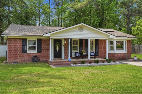 403 Forest Circle active home in Oakdale Estates, Summerville, SC