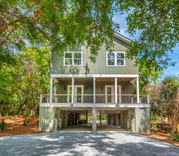 582 Pelican Court B