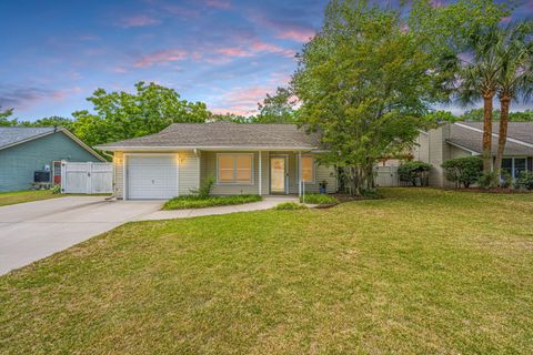 1029 Oakcrest Drive