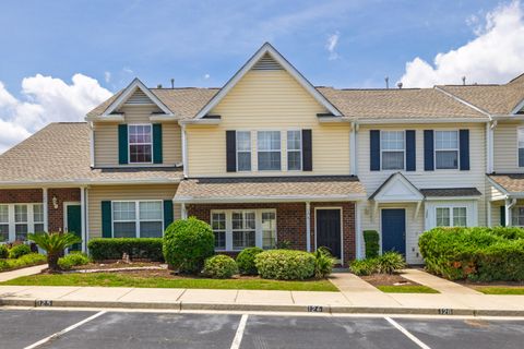 126 Brockman Way active home in Persimmon Hill Townhouses, Goose Creek, SC